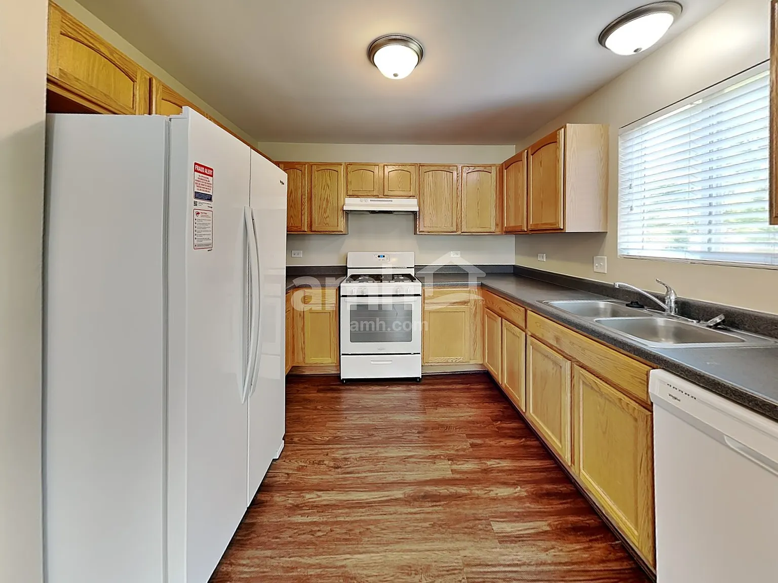 4 bed, 2.5 bath, 2192 sqft, $3,305 — Photo 3