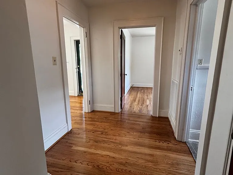 810 Kings Rd — Photo 12