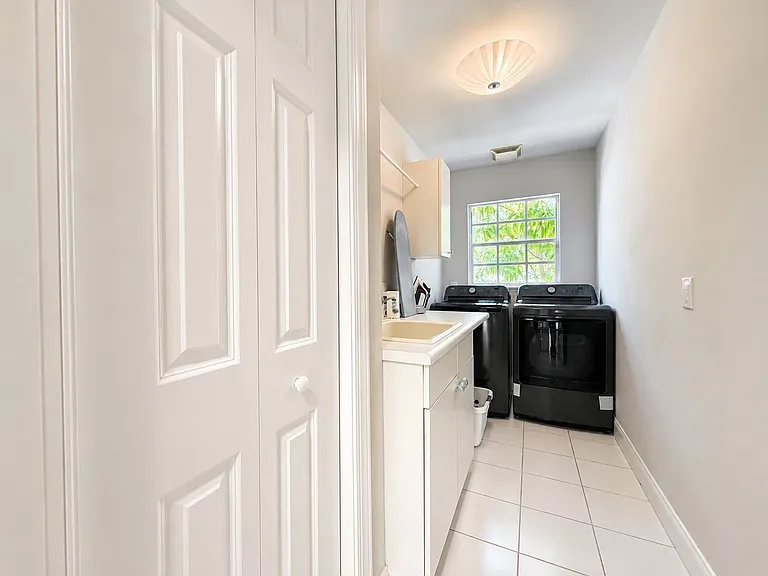 3218 W Wallcraft Ave — Photo 36