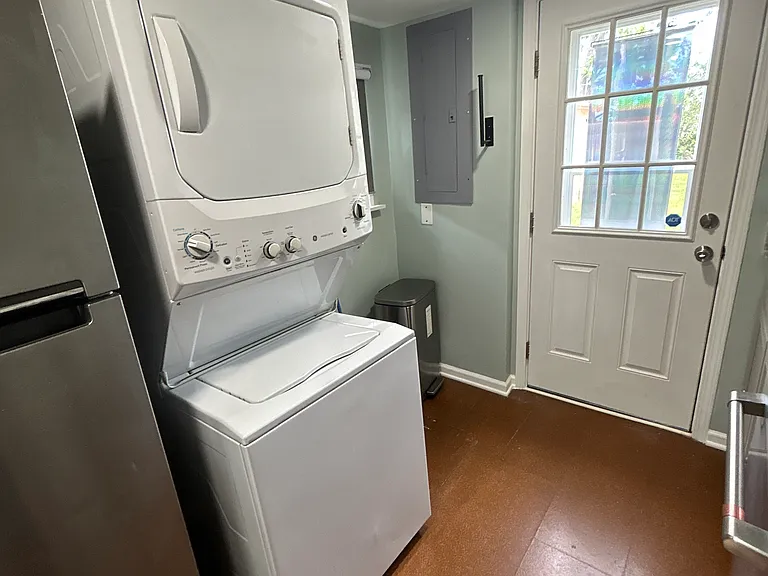 4403 Caroline Ave — Photo 7