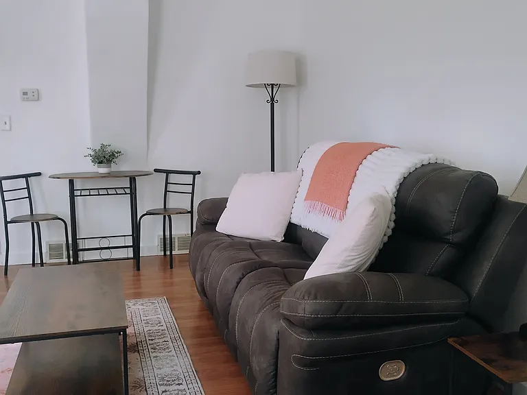 516 W North St #1-F — Photo 6