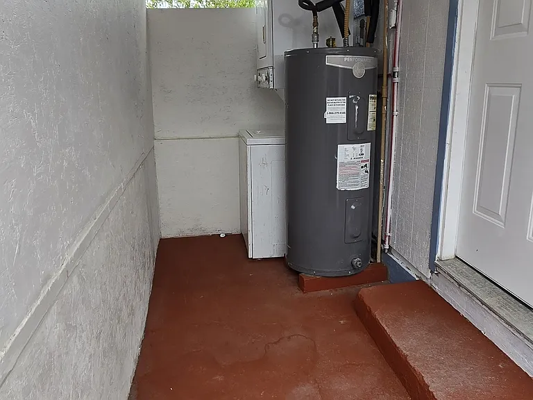 940 S Stone Ave — Photo 11