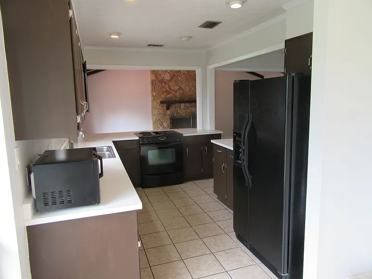 8629 Deerpoint Dr — Photo 16