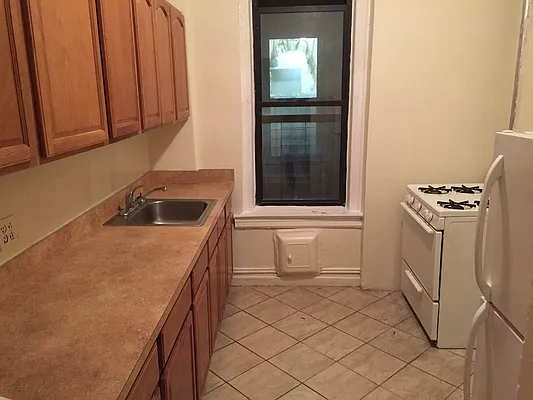 Rented by Smart NY Realty LLC | media 10