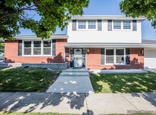 5637 W 99th Pl, Oak Lawn, IL