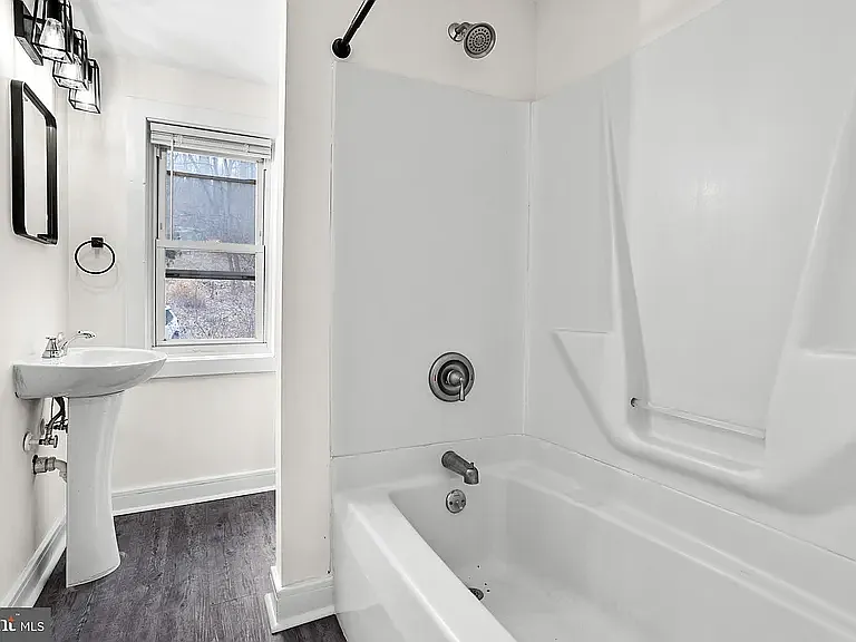 7 Helluva Hill Ln — Photo 2
