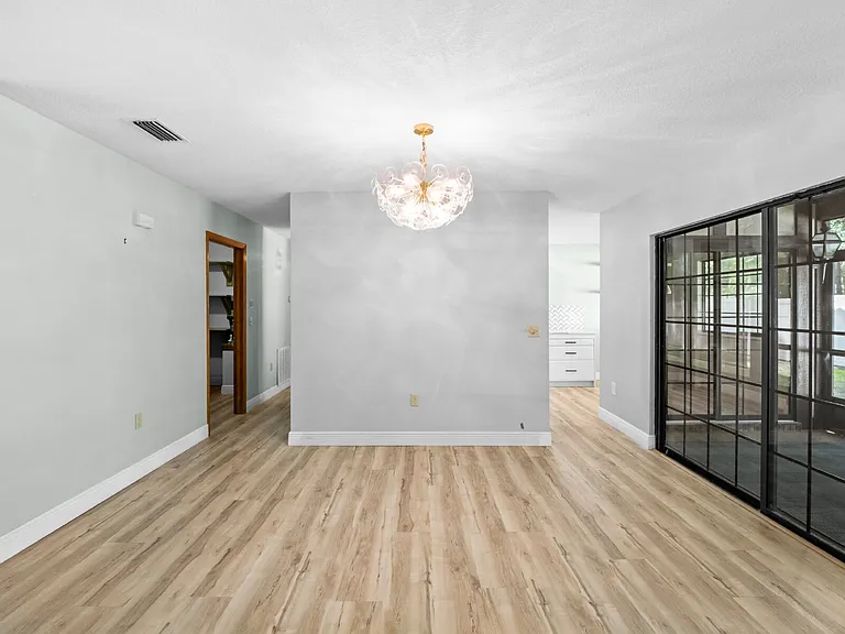 751 Greenwood Manor Cir — Photo 6