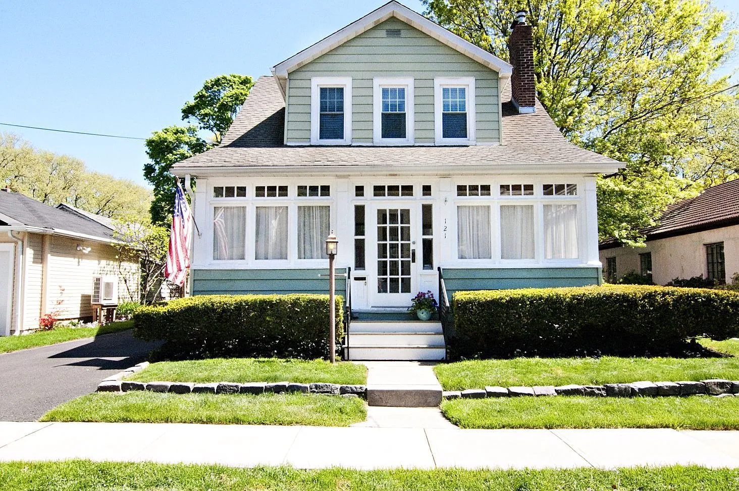 121 W Franklin St photo 1