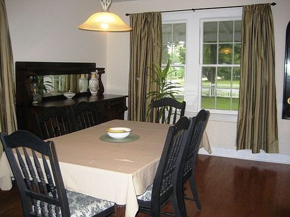 3rd image of 28 Cedar Ave