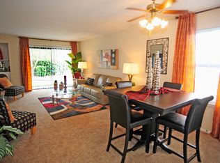 749 Emerald Lake Dr APT 101, Virginia Beach, VA 23455