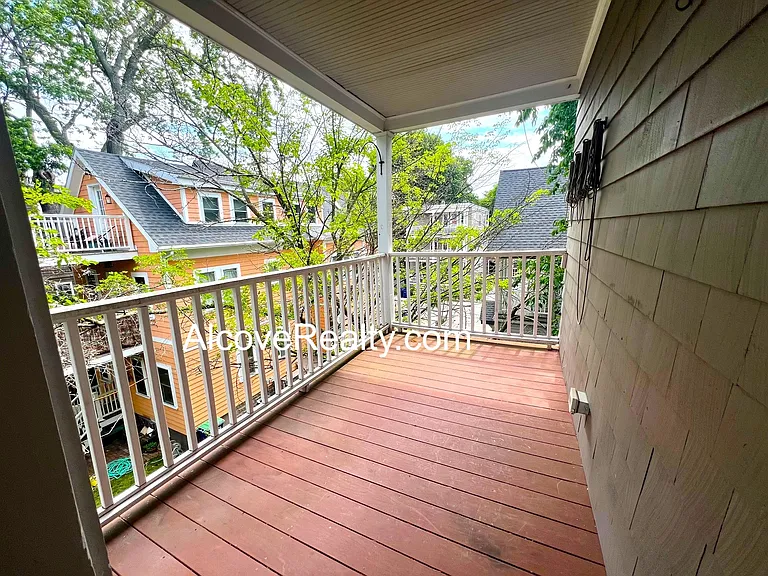 21-3 Sartwell Ave — Photo 16