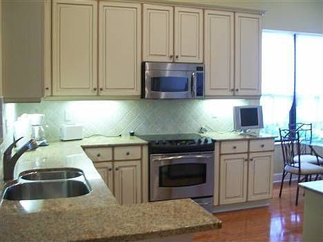 5th image of 704 Cobblestone Dr
