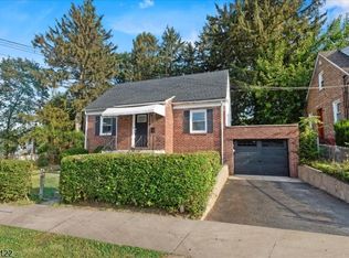 33 Dupont Pl, Irvington, NJ 07111
