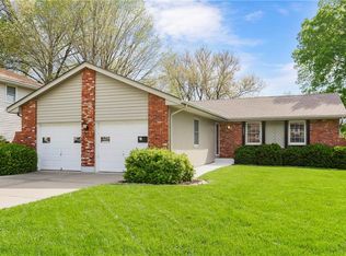 7933 N Harrison St, Gladstone, MO 64118
