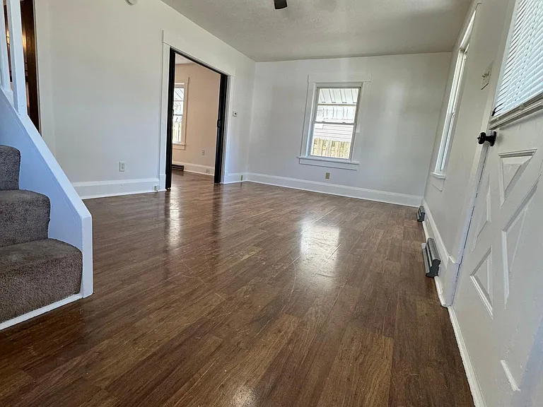 816 2nd St SE — Photo 8