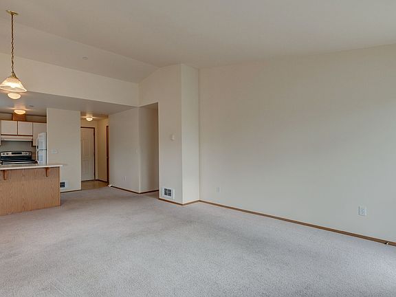 5th image of 485 SW Bayshore Dr APT D303
