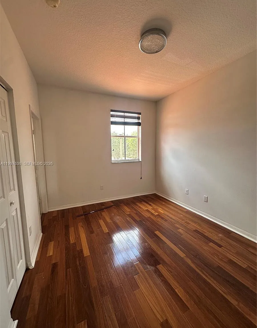 3 bed, 1382 sqft, $2,650 — Photo 4