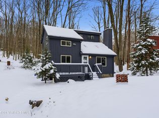 144 Owassa Dr, Pocono Lake, PA 18347
