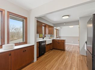 987 County Road C2 W #2, Saint Paul, MN 55113