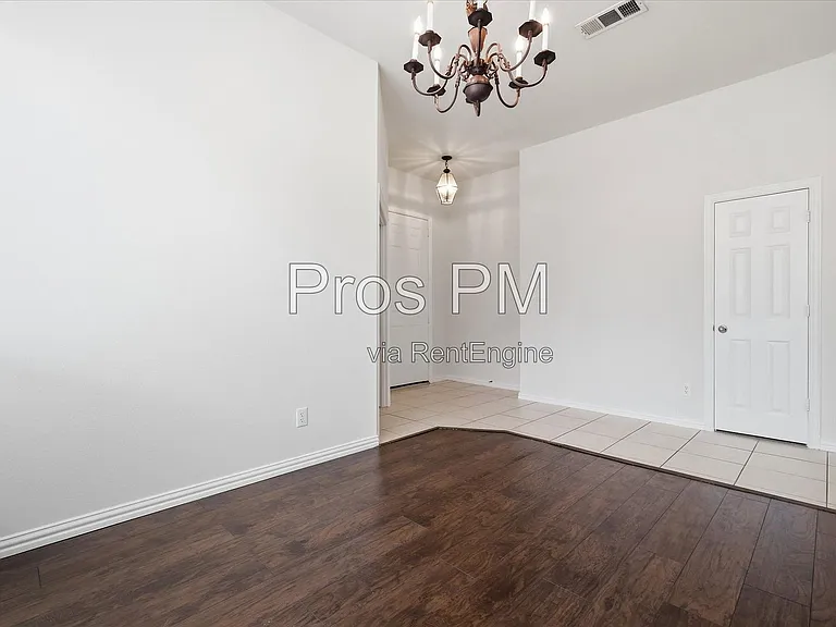 2432 Chesterwood Dr — Photo 32