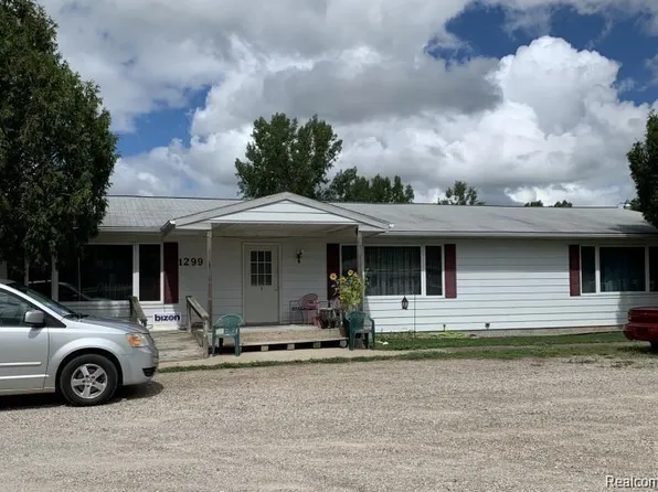1299 Sand Beach Rd, Bad Axe, MI 48413