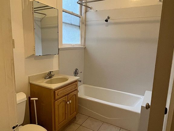 4th image of 1630 Sacramento St APT 3