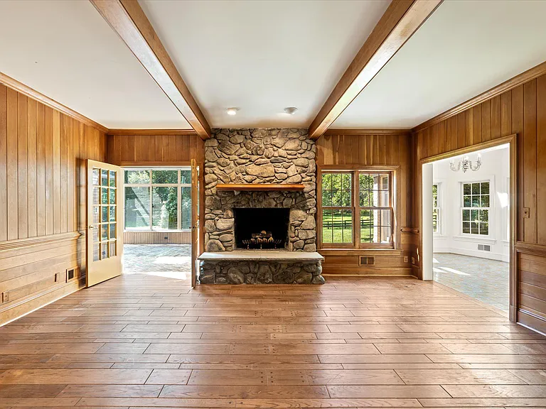 1051 Kelso Rd — Photo 4