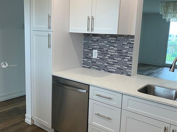 3rd image of 1024 SE 3rd Ave APT 401
