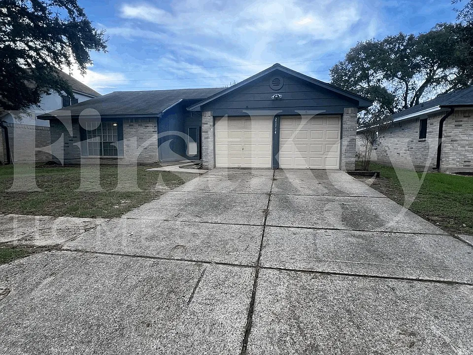 21714 Nickerton Ln