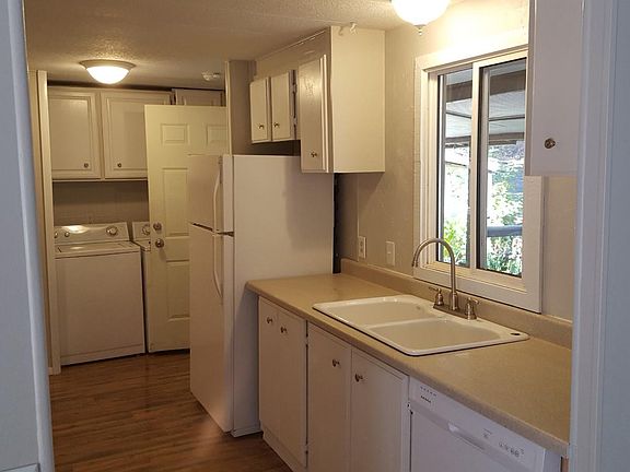 4th image of 112 N Sprague St