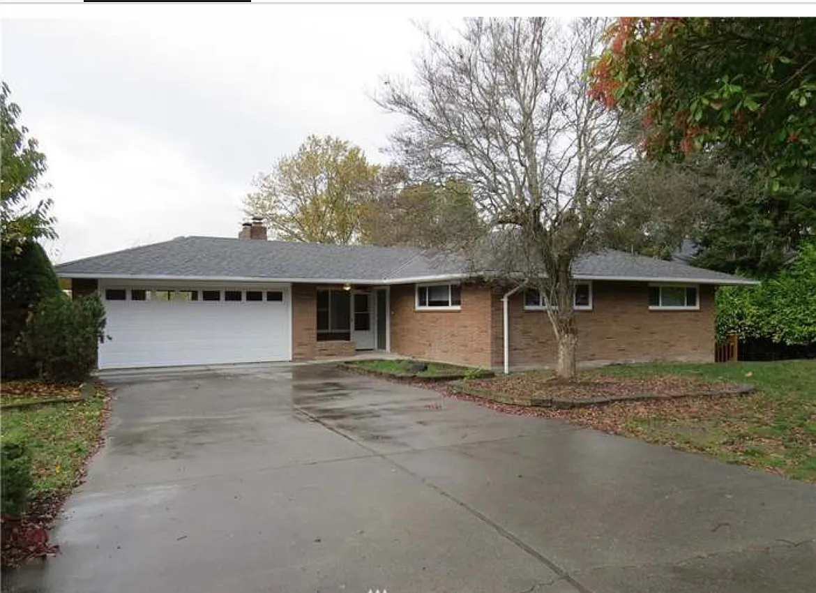 2 bed, 1300 sqft, $1,800 — Photo 1