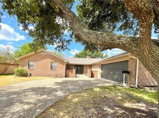 2006 Carter Creek Pkwy, Bryan, TX 77802