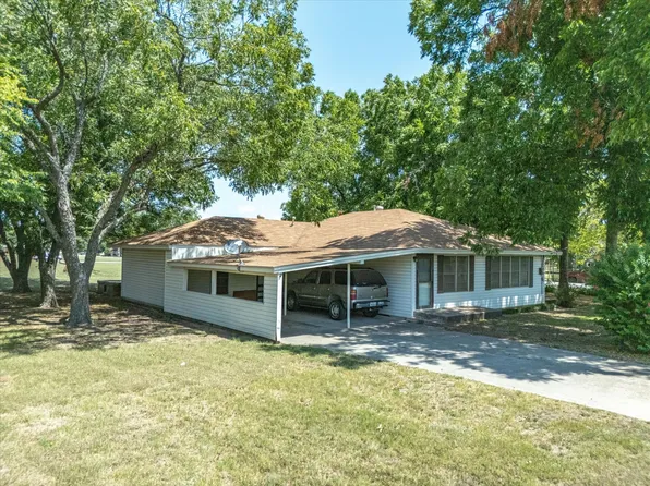 2595 E Fm 455, Montague, TX 76251