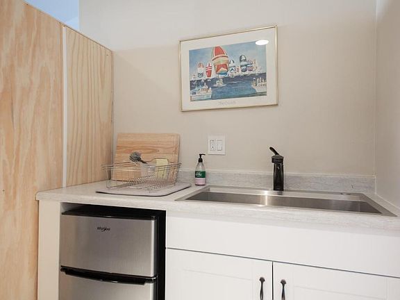 3rd image of 8149 Billowvista Dr Unit D