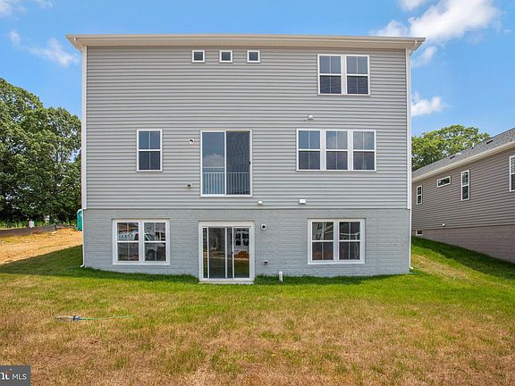 5th image of 41530 Fairwood Ct