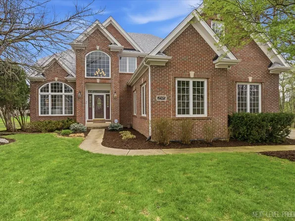 2595 Ginger Woods Dr, Aurora, IL 60502