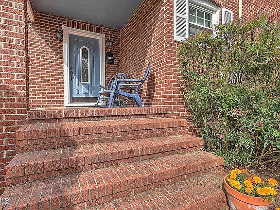 4th image of 3285 Ashley St