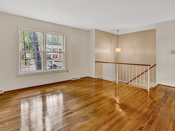 4th image of 2749 White Pelican Ln