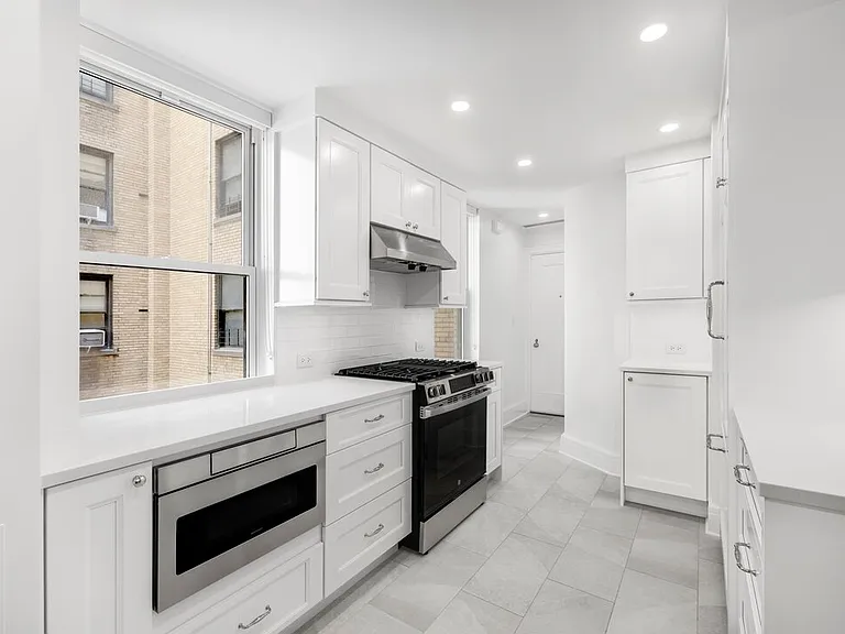 1085 Park Ave #4B — Photo 10