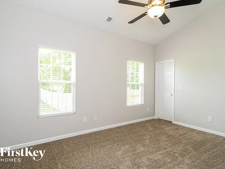 365 Silver Creek Trl — Photo 8