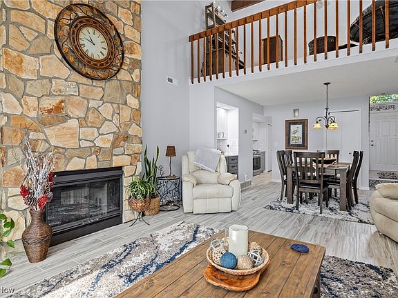 2nd image of 4555 Oak Hill Blvd