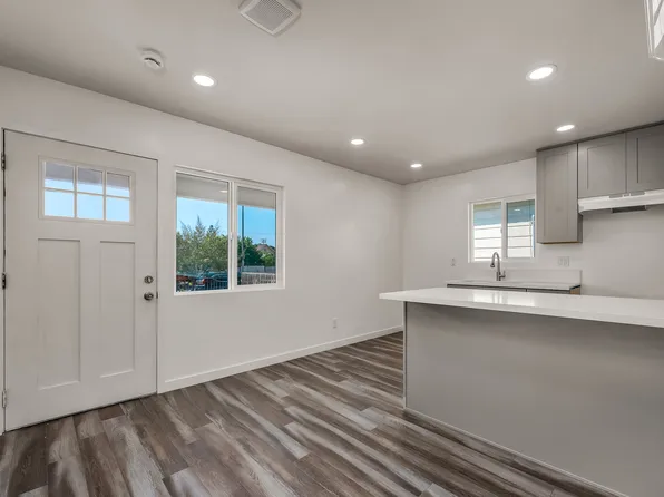 329 E 112th St, Los Angeles, CA 90061