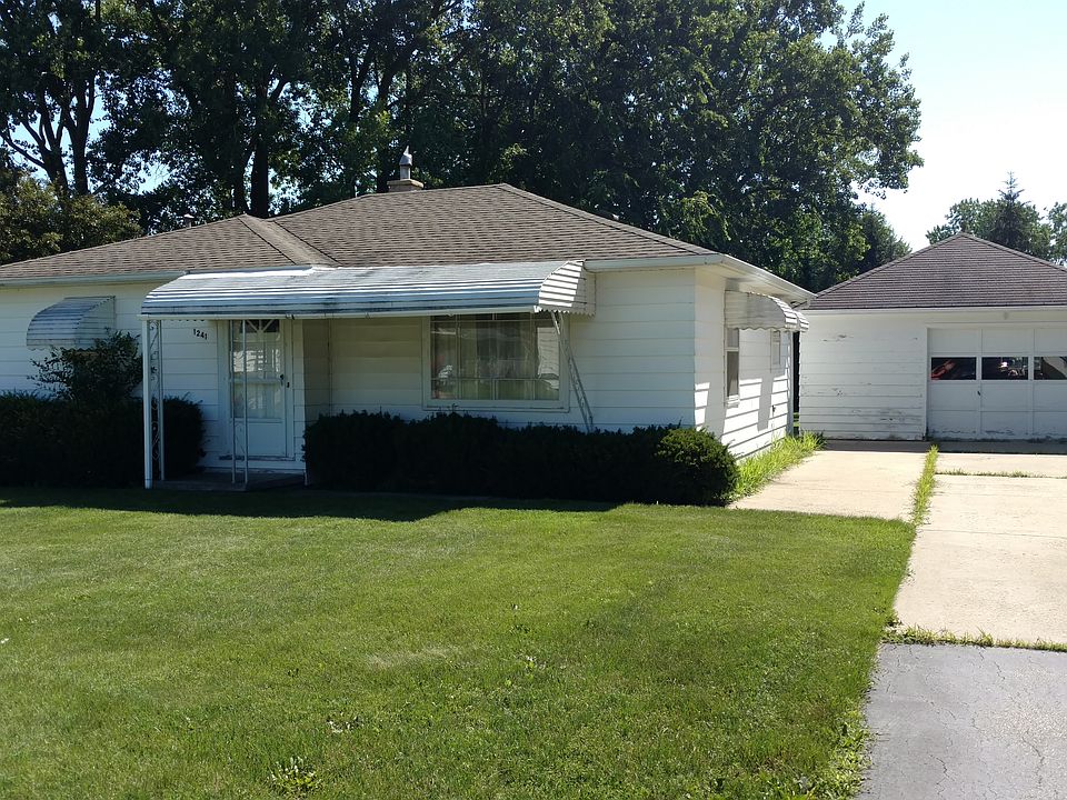 1st image of 1241 Leo St