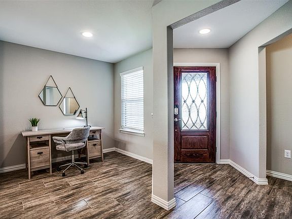 4th image of 832 Hidden Eddy Dr