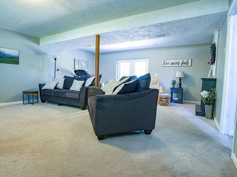 9711 Stanalouise Dr — Photo 16