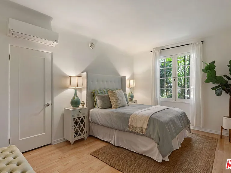 1345 N Hayworth Ave #2 — Photo 21