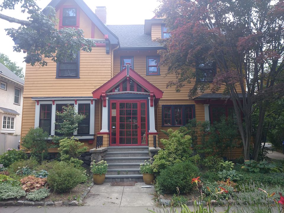 2nd image of 29 Crowninshield Rd