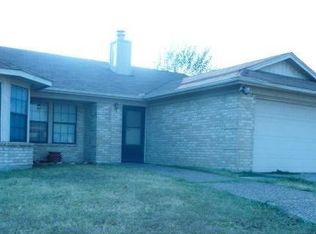 101 N Suttonwood Dr, Fort Worth, TX 76108