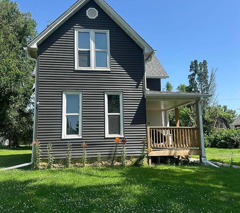 2nd image of 756 13th Ave S