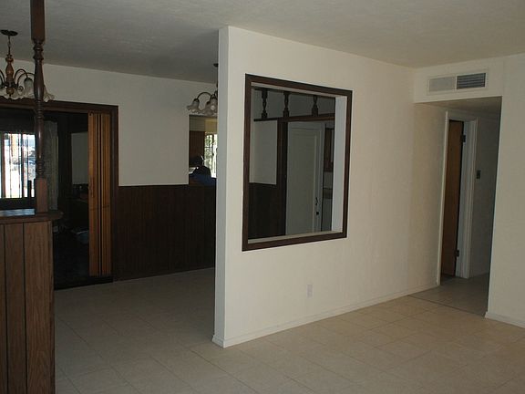 5th image of 158 Cherry St